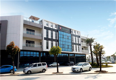 喜報(bào)|尼羅格蘭陶瓷榮膺2022年度仿古十大品牌，卓越品質(zhì)鑄就行業(yè)典范